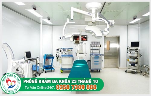 Phòng thủ thuật nang mào tinh hoàn với trang thiết bị máy móc hiện đại