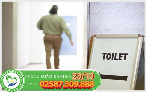 Nguyên nhân gây són tiểu ở nam giới là gì?